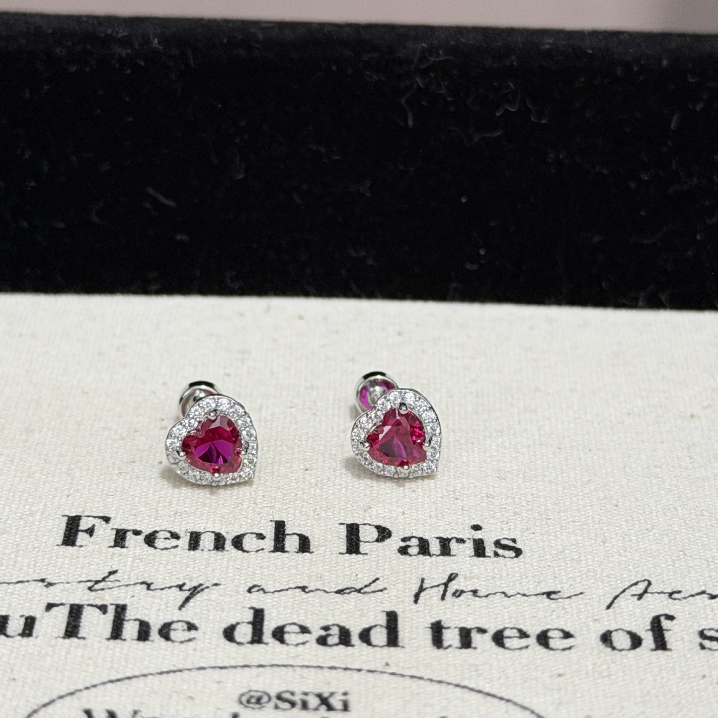 Love Cute Wild Zircon Flat Titanium Stud Earrings
