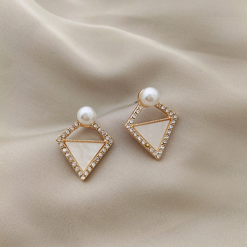 Women's Korean Pearl Simple Temperamental Ear Earrings