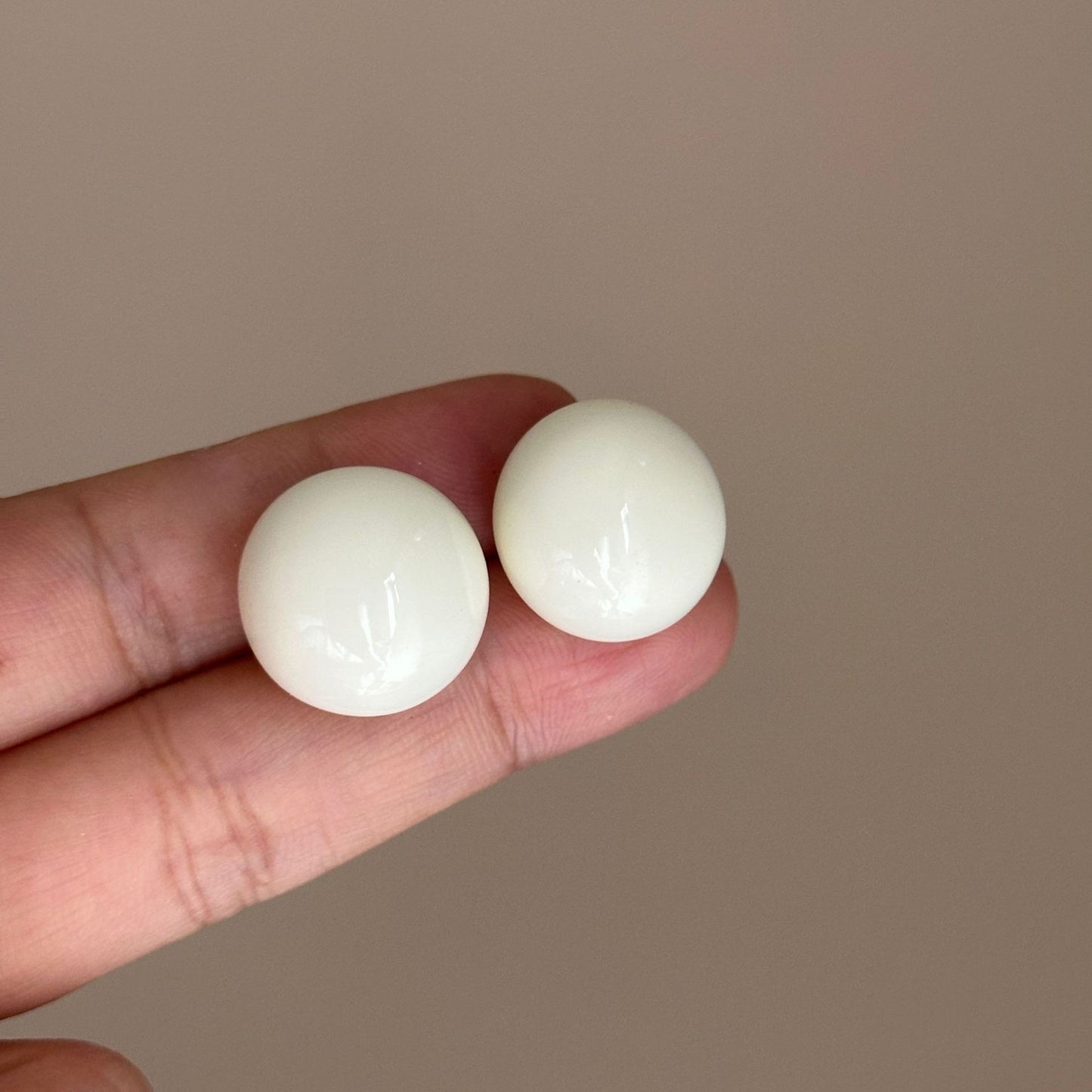 Cold Style Elegance Retro Pearl Exaggerated Stud Earrings