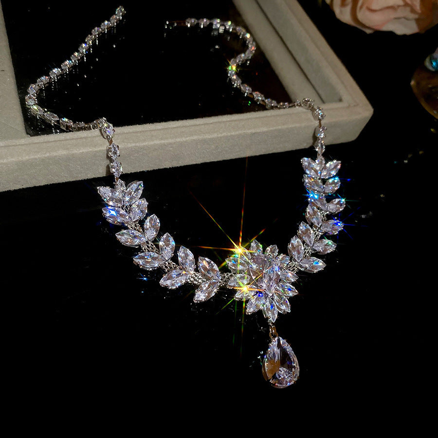 Drop Light Luxury Minority Clavicle Chain Palace Style Earrings