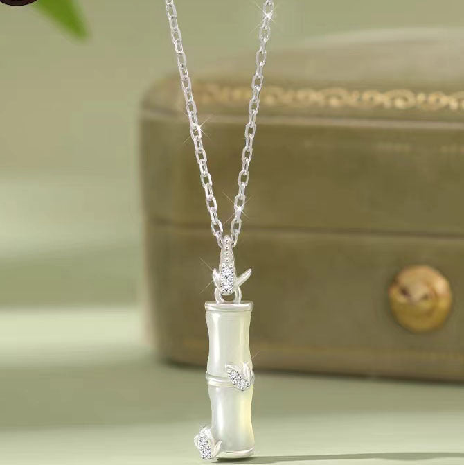 Women's Chalcedony Sense Dignified Joint Niche Clavicle Necklaces