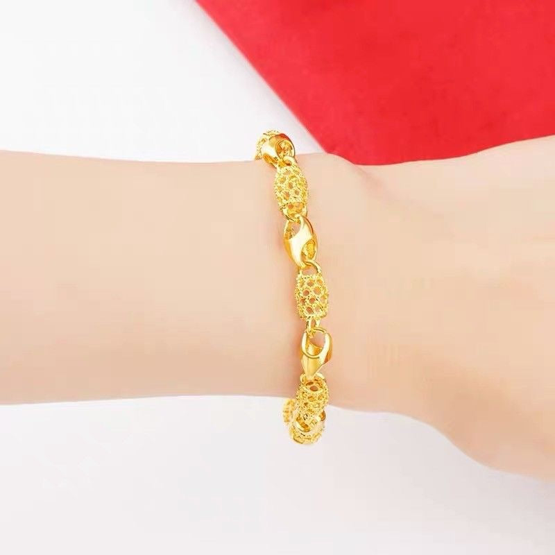 Women's Exquisite Hollow Brass Gold-plated Lucky Beads Bracelets