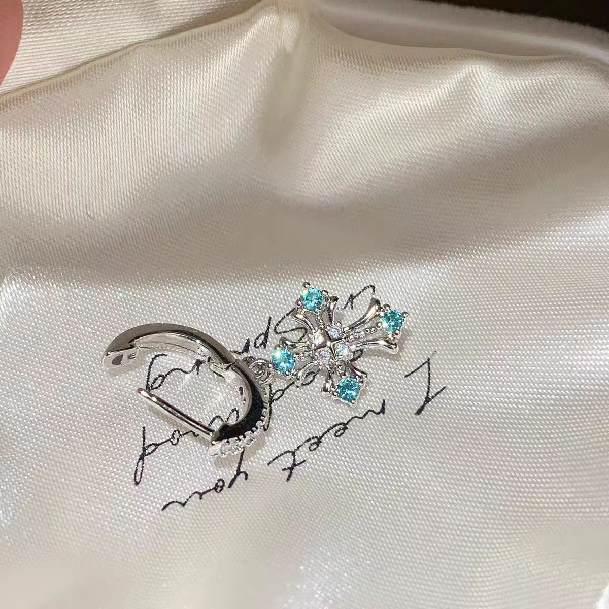 Pa Green Zirconium Umbilicaria Bone Nail Collection Earrings