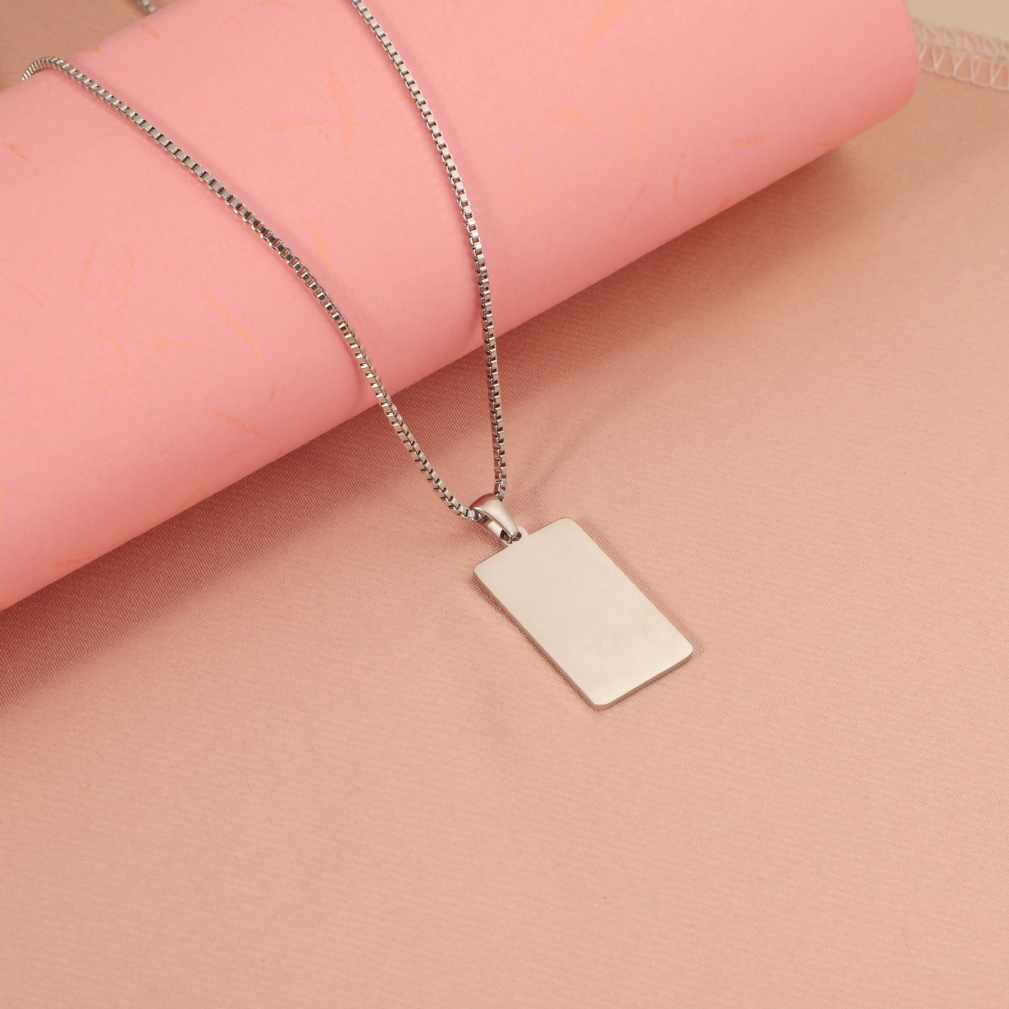 Rectangular Geometric Can Carve Writing Ornament Necklaces