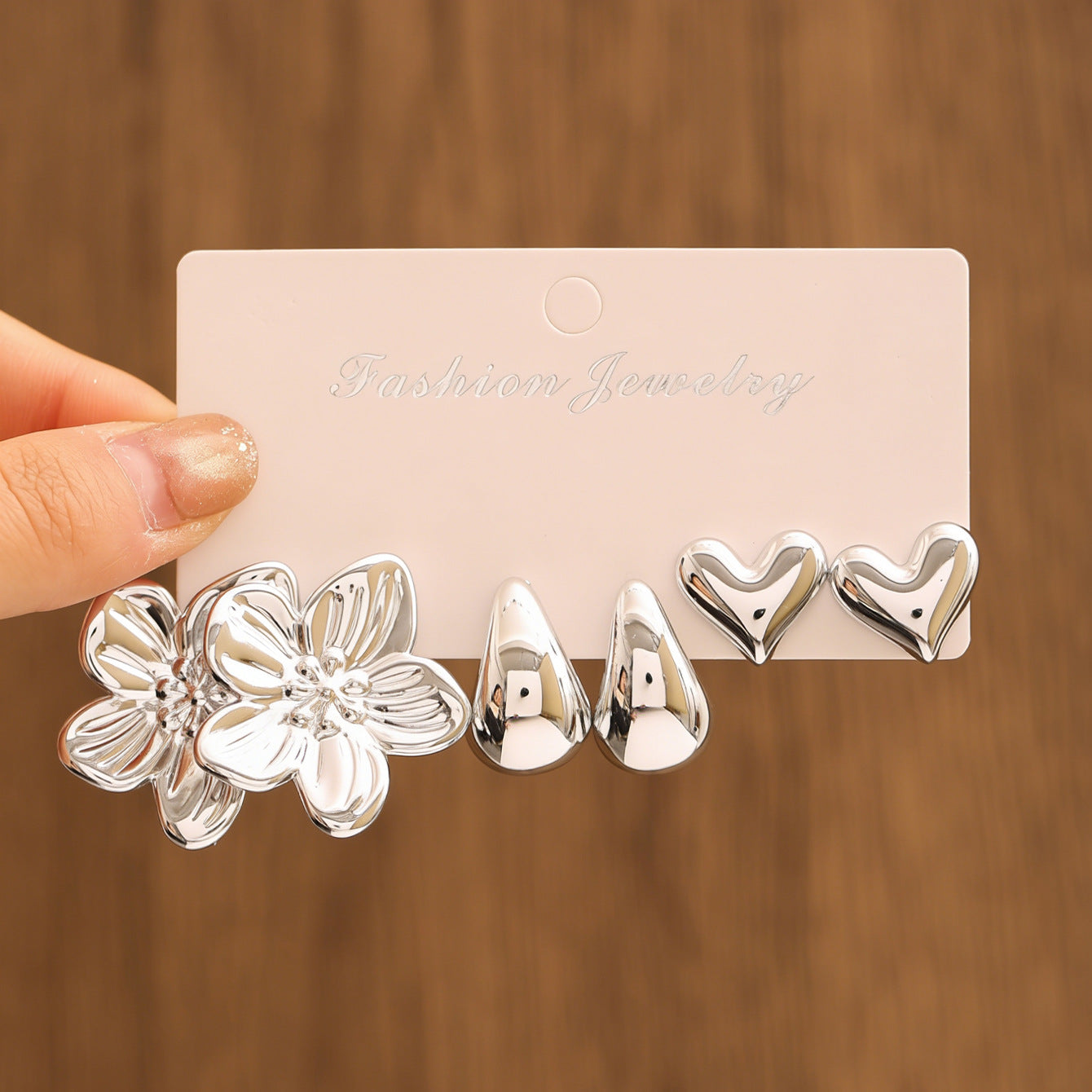 Vintage Geometric High-grade Flower Heart Shaped Earrings