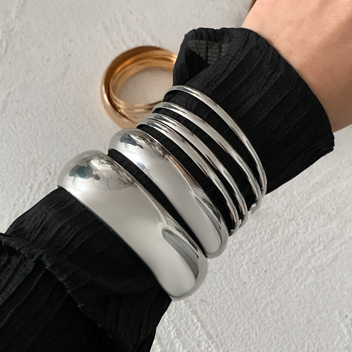Women's Simple Fashion Arc Hand High-grade Niche Bracelet