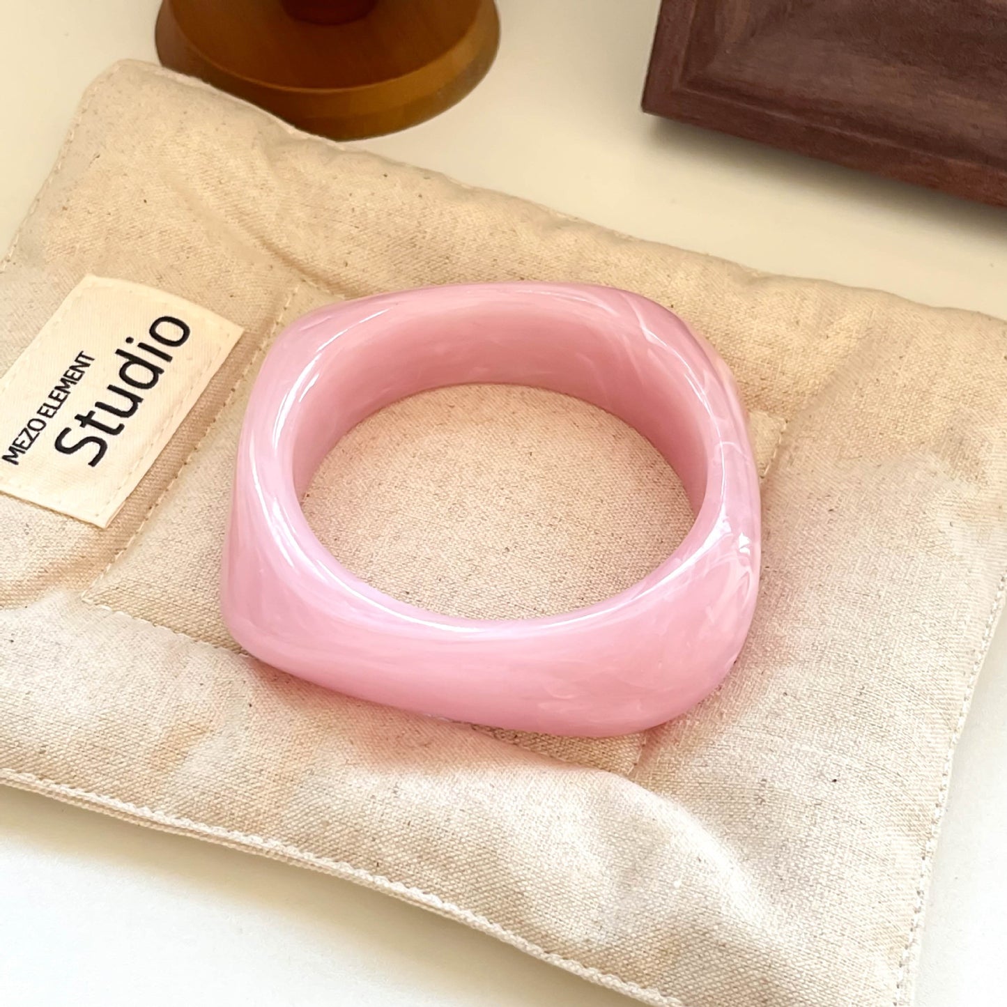 Women's Irregular Blooming Resin Curved Girlfriends Rings