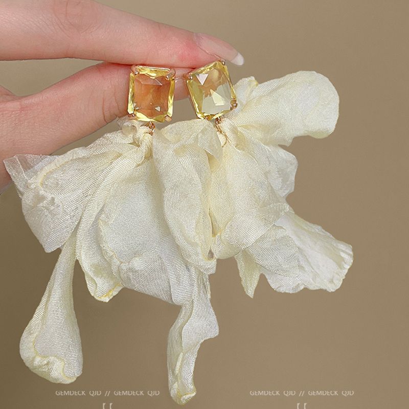 Women's Series Flower Vacation Style Niche High-grade Earrings