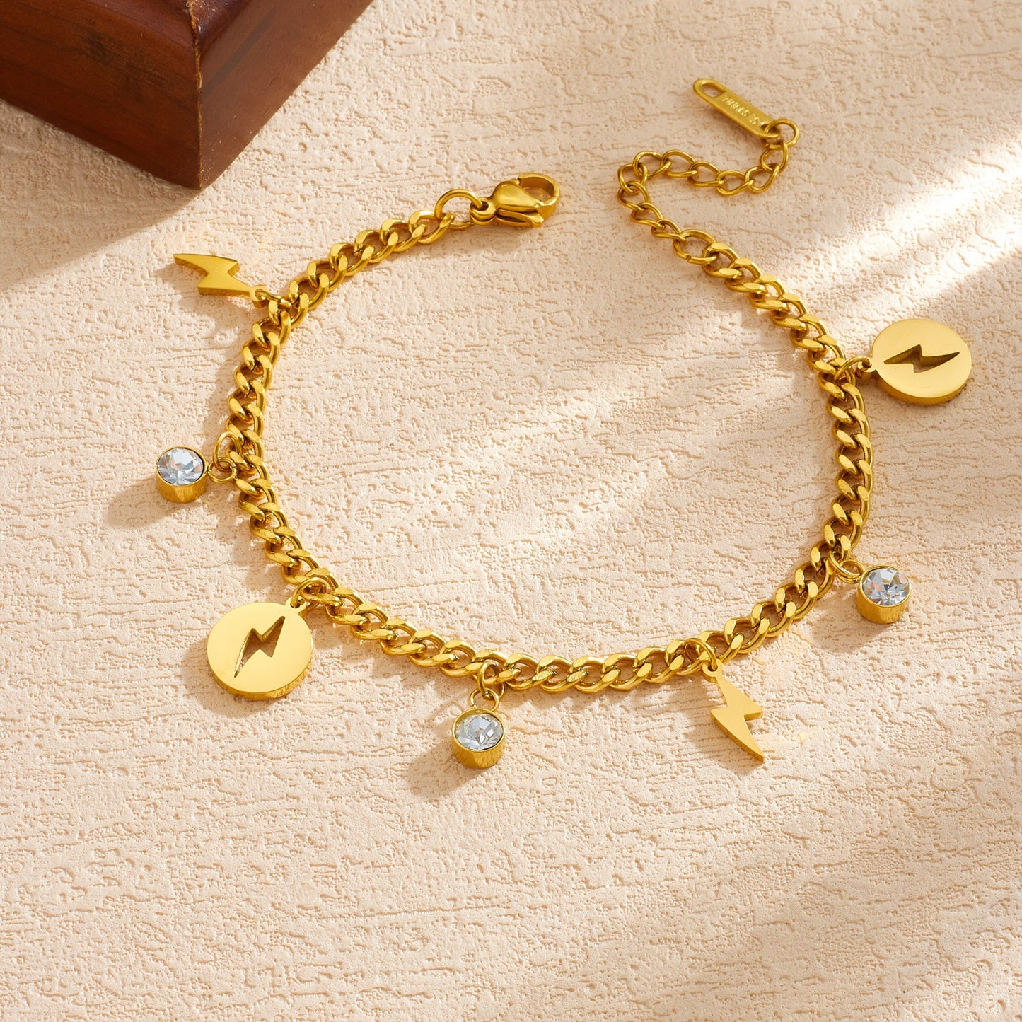 Women's Gold-plated Stainless Steel Diamond Lightning Round Bracelet