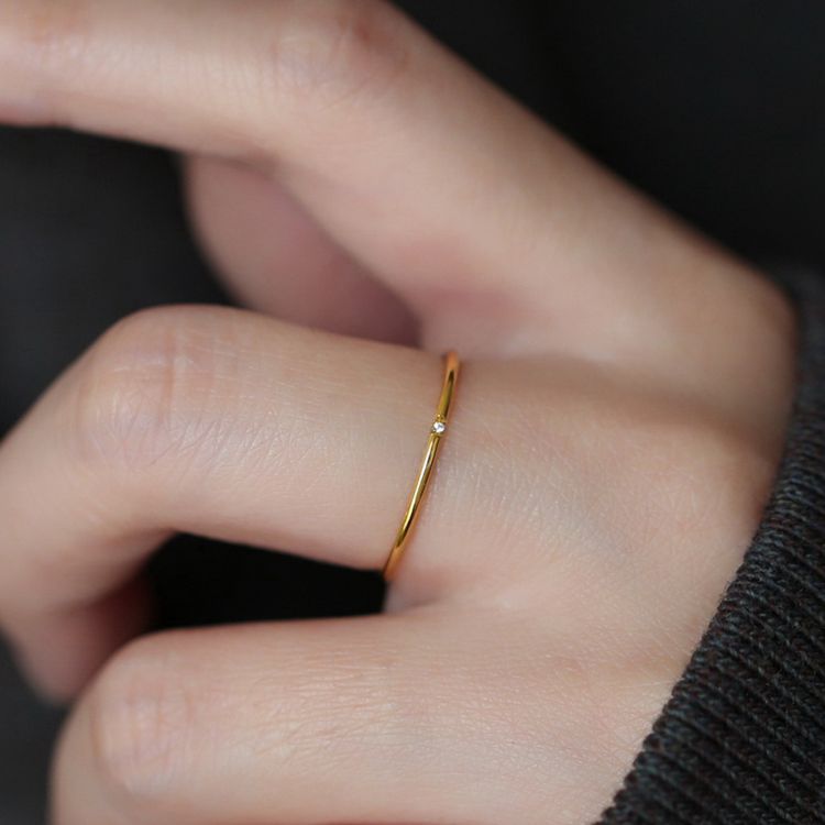 Fine Diamond In The Debris Female Light Rings