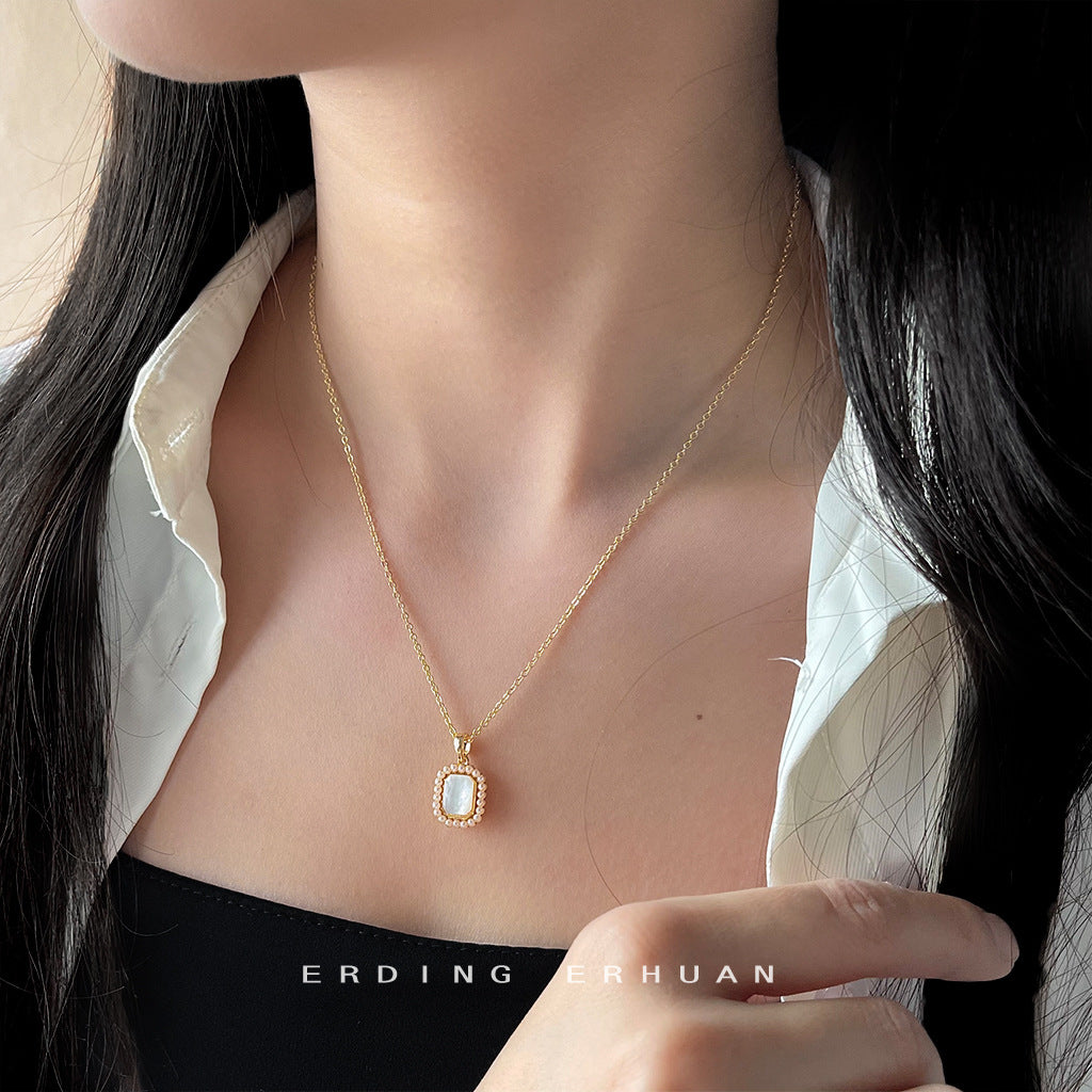 French Entry Lux Wind Commuter Daily Necklaces