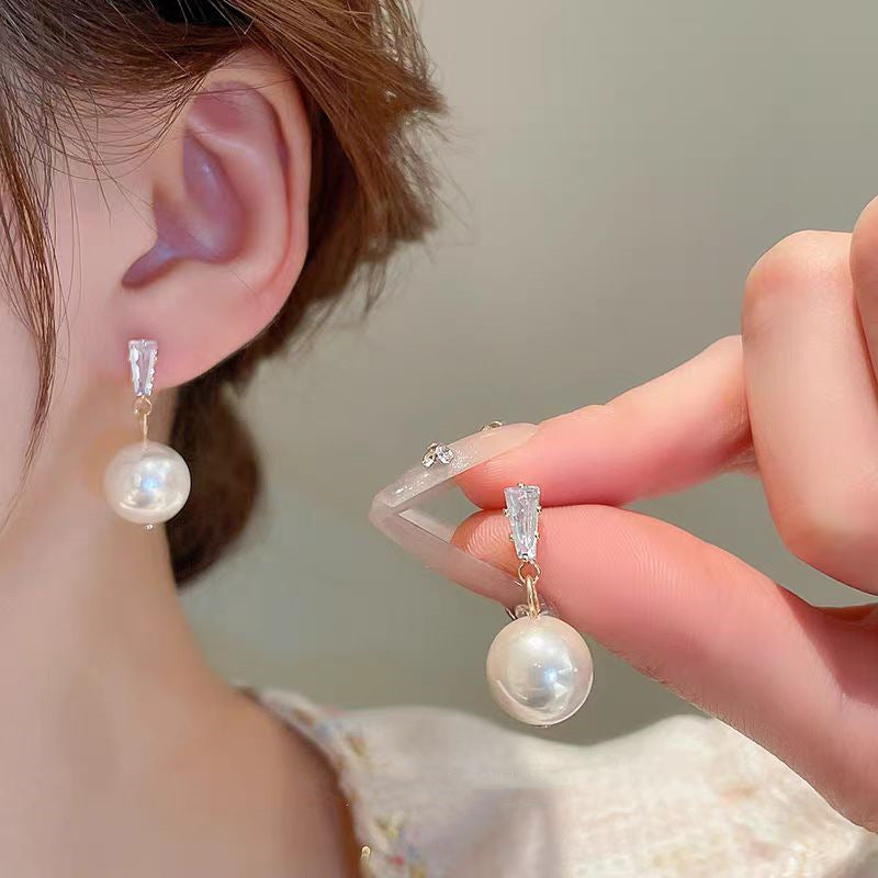 Light Extravagant Love Heart Pearl Retro Earrings