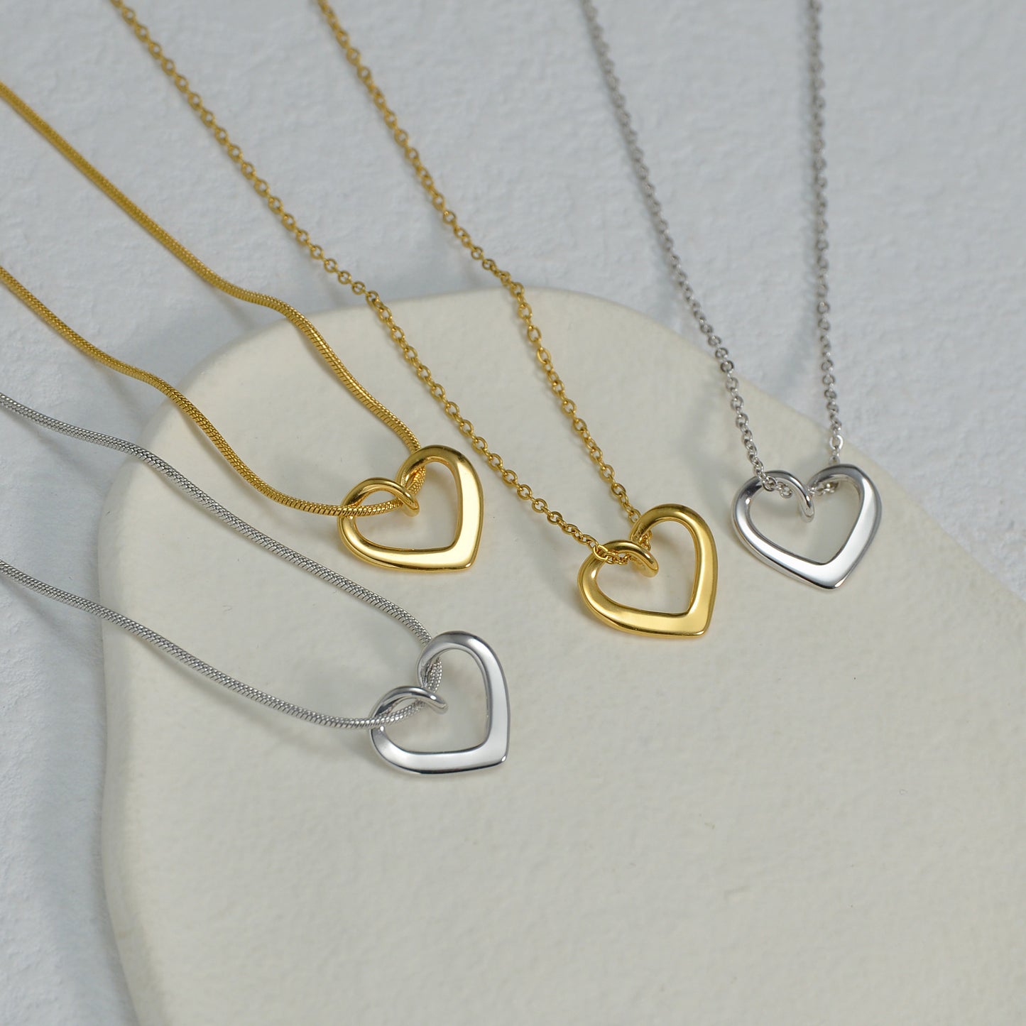 Simple Style Niche Hollow Heart Female Stainless Necklaces