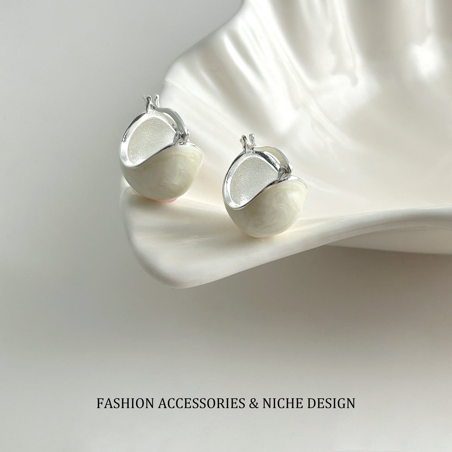 Semicircle Drop Oil Blue Dopamine Ear Clip Earrings