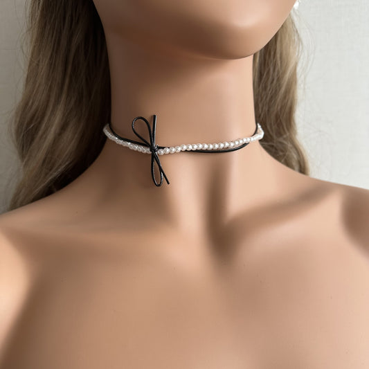 Pearl High-grade Niche Leather Bow Clavicle Necklaces