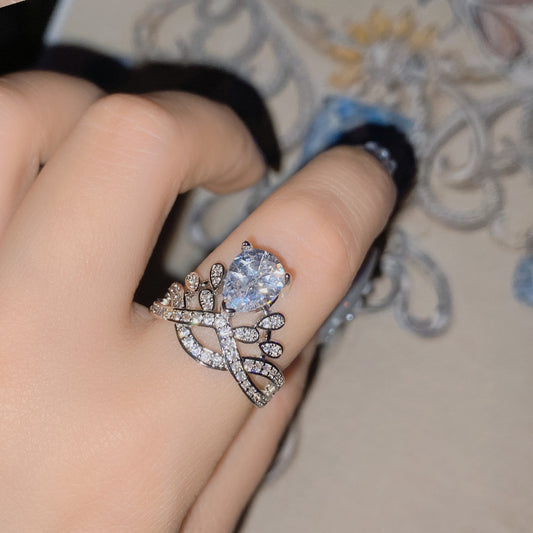 Water Drop Personality Yellow Diamond Crown Female Fashion Light Rings