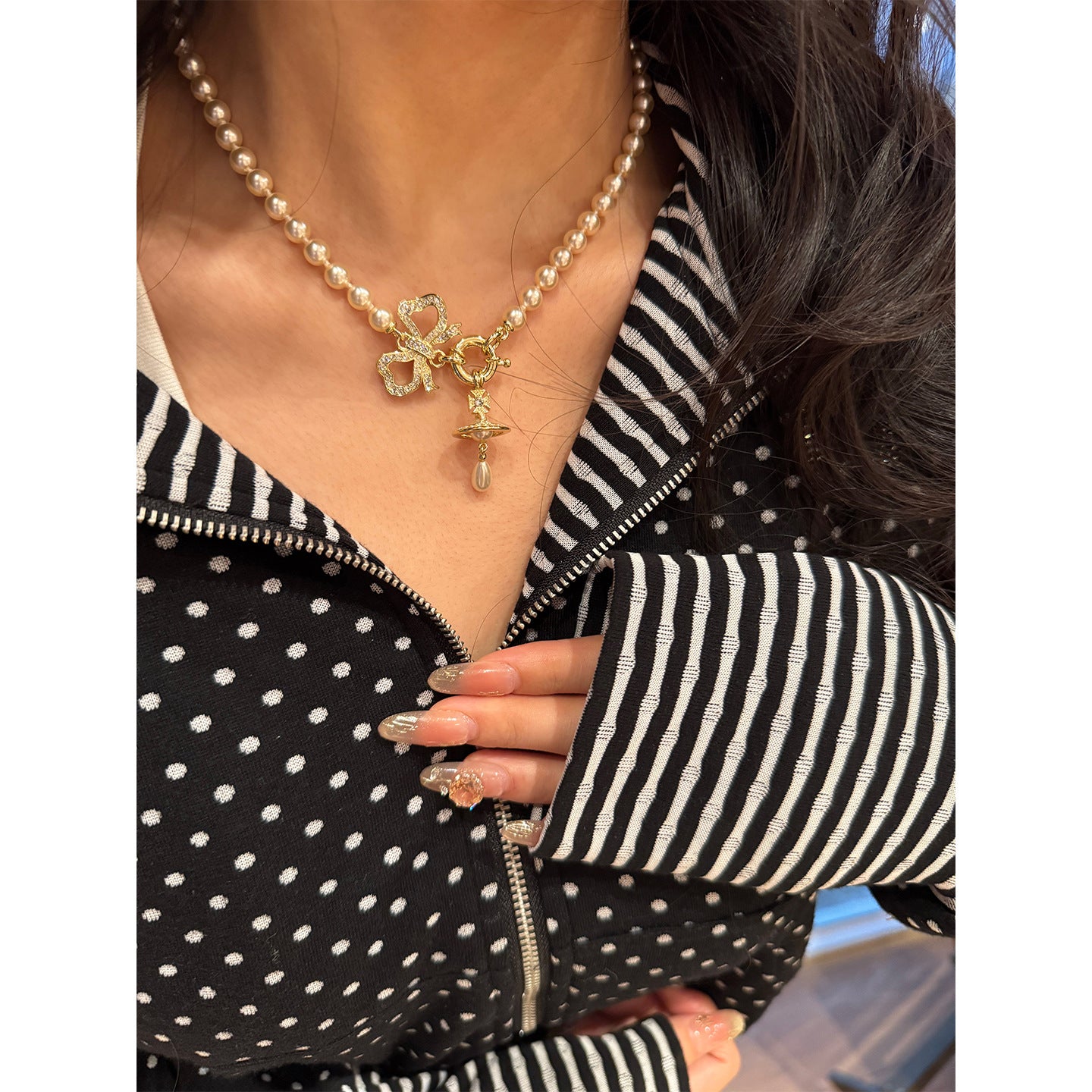 Queen Mother's Bowknot Water Drop Pearl Fine Inlaid Necklaces