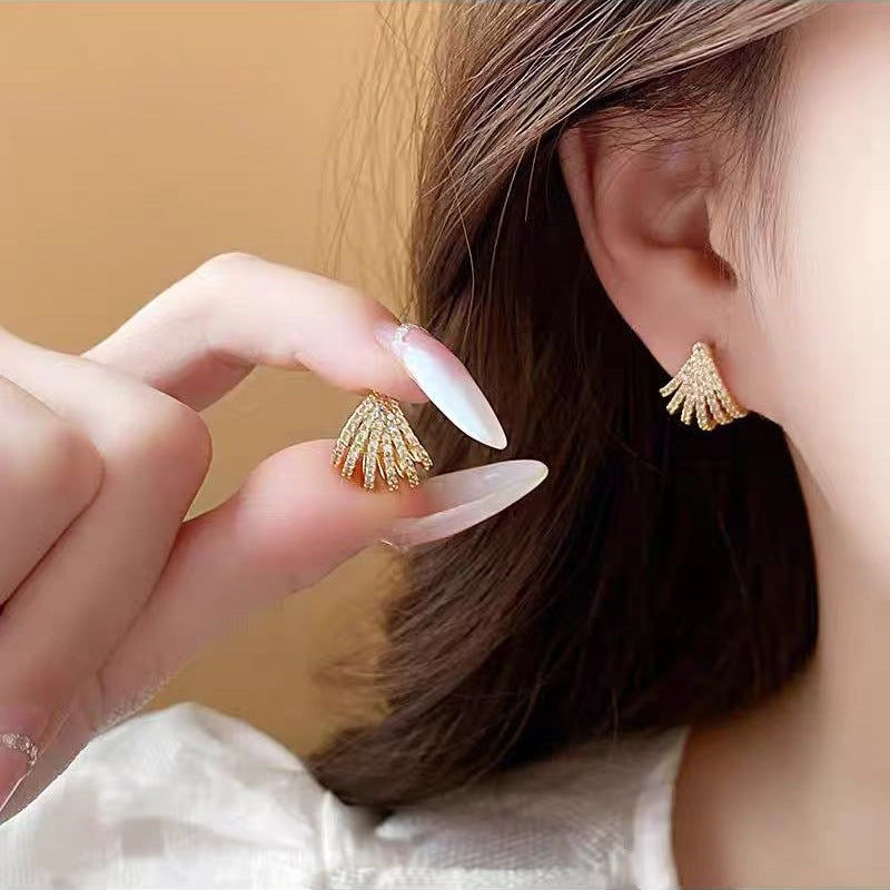 Women's Fashionable Design Elegant Generous High-grade Light Earrings