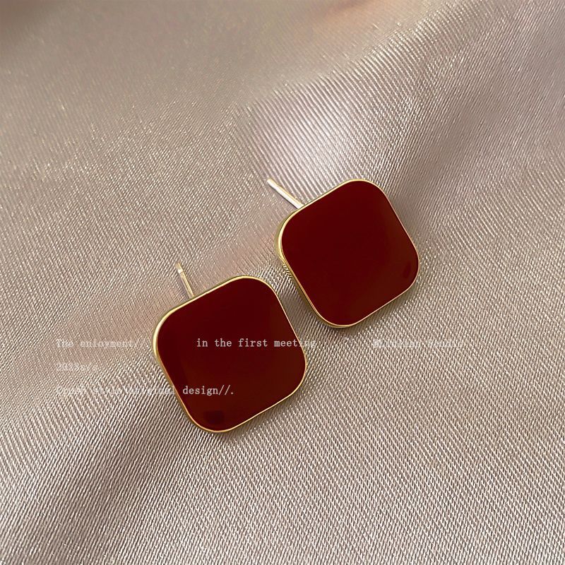 Women's Luxury Red Heart-shaped Ear Elegant Wild Earrings