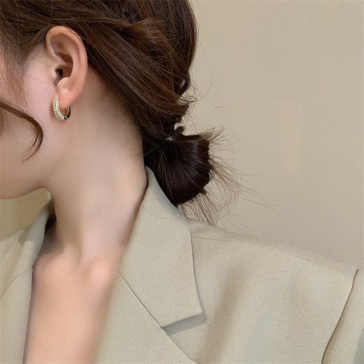 Female Niche Design Micro Inlaid Zircon Simple Earrings