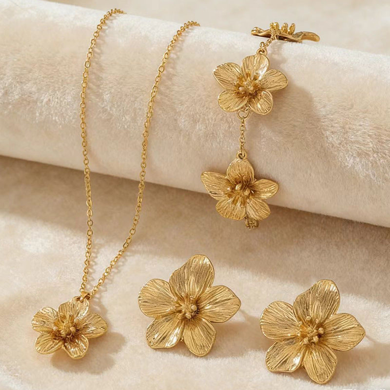 Light Luxury Golden Flower Suite Niche Earrings