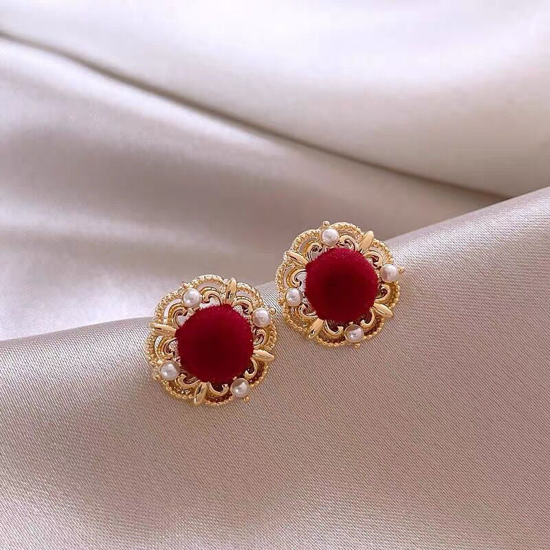 Women's Luxury Red Heart-shaped Ear Elegant Wild Earrings