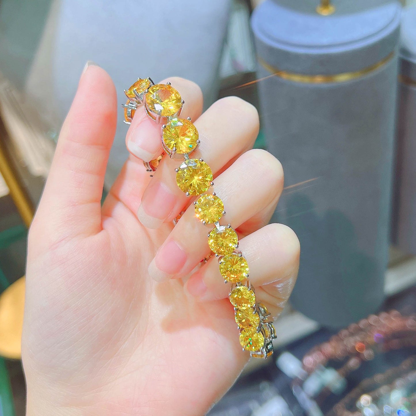 Broadcast Light Luxury Full Diamond Yellow Zircon Female Bracelets