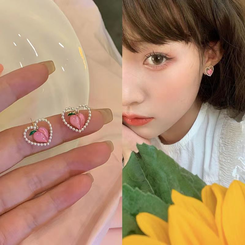 Fresh Sweet Cartoon Bunny Bear Love Heart Minority Design Refined Stud Earrings