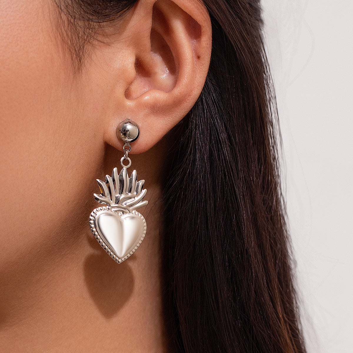 Ornament Wind Flame Peach Heart Personality Earrings