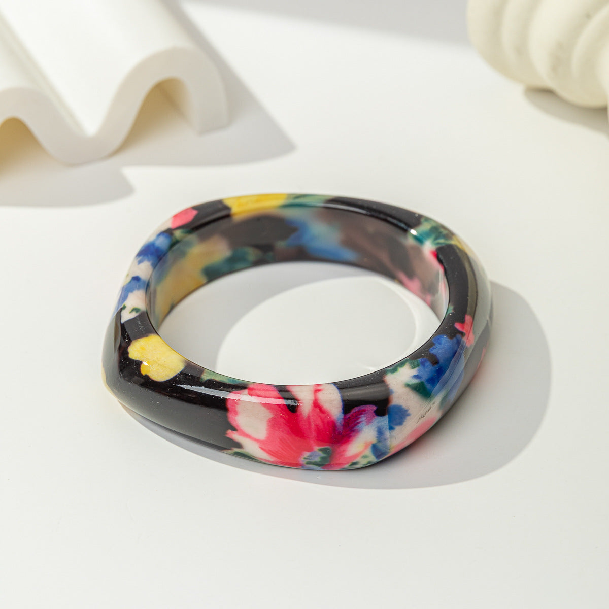Women's Square Irregular Blooming Pattern Resin Personalized Fashionable Bracelets