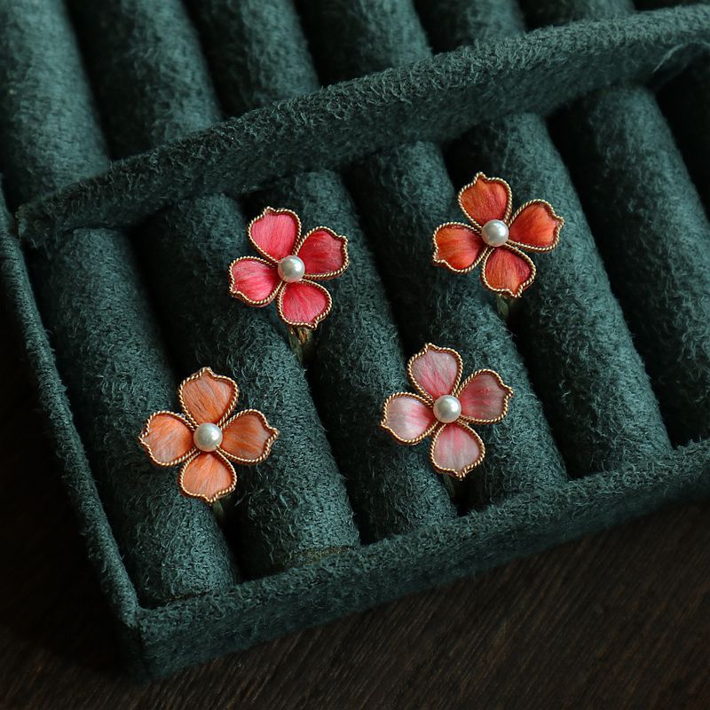 Clover Small Flower Exquisite Adjustable Mouth Girlfriends Ring
