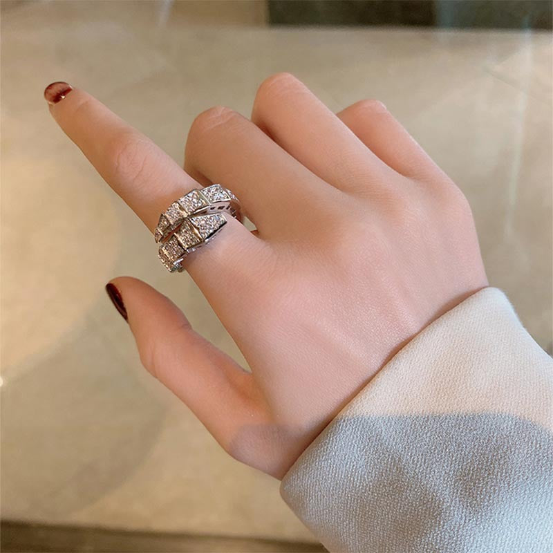 Who Can't Quit The Snake-shaped Full Diamond Opening Rings