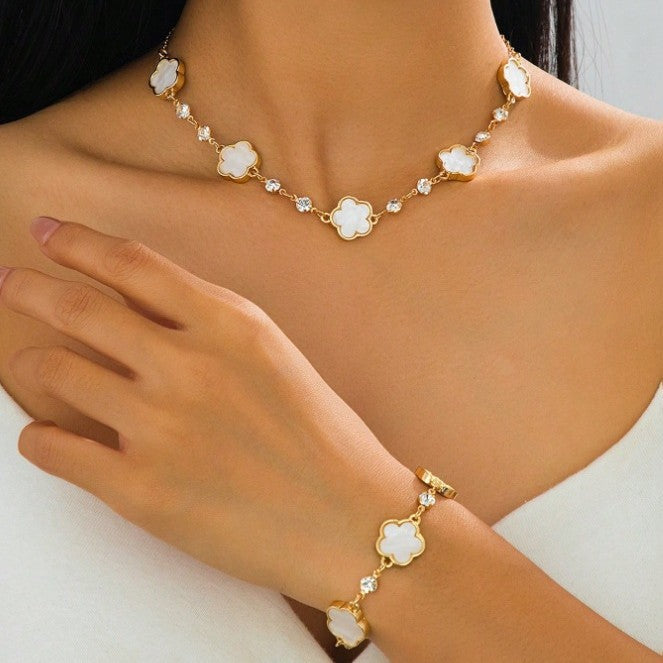 Women's Fashion High Sense Lucky Diamond Four-leaf Clover Necklace