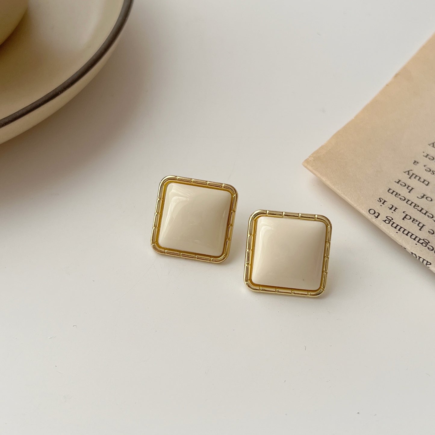 French Style Temperament White Geometric Elegant Trendy High-grade Earrings