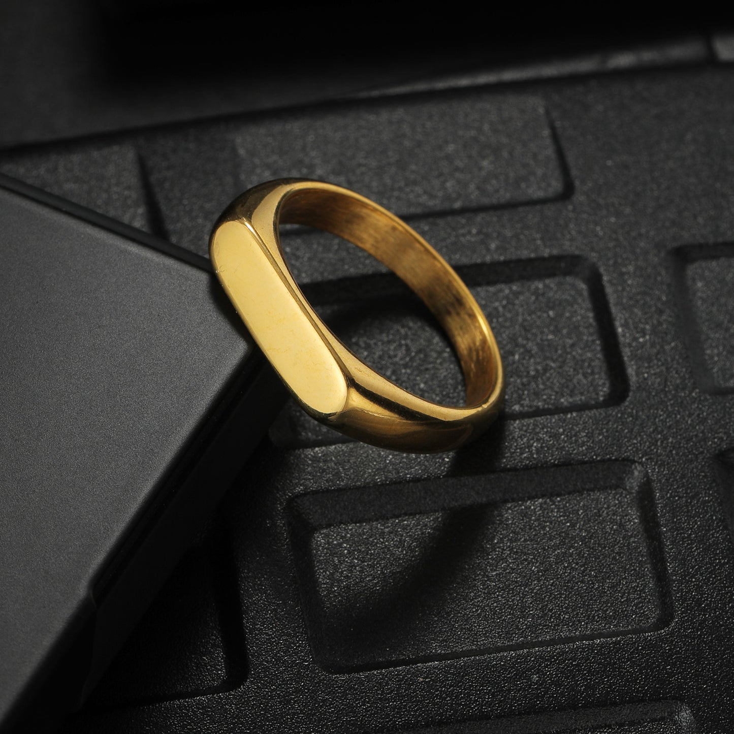 Women's Retro Simple Titanium Steel Casting Strip Rings