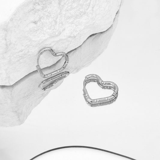 Women's & Men's Stainless Steel Heart-shaped Indentation Advanced Niche Rings