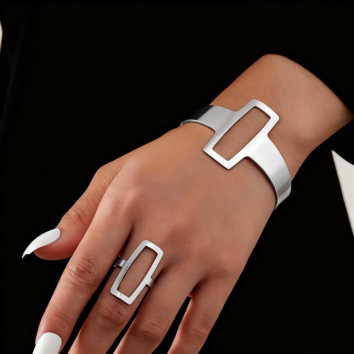 Butterfly Retro With Opening Elegant Graceful Popular Ladies Bracelet