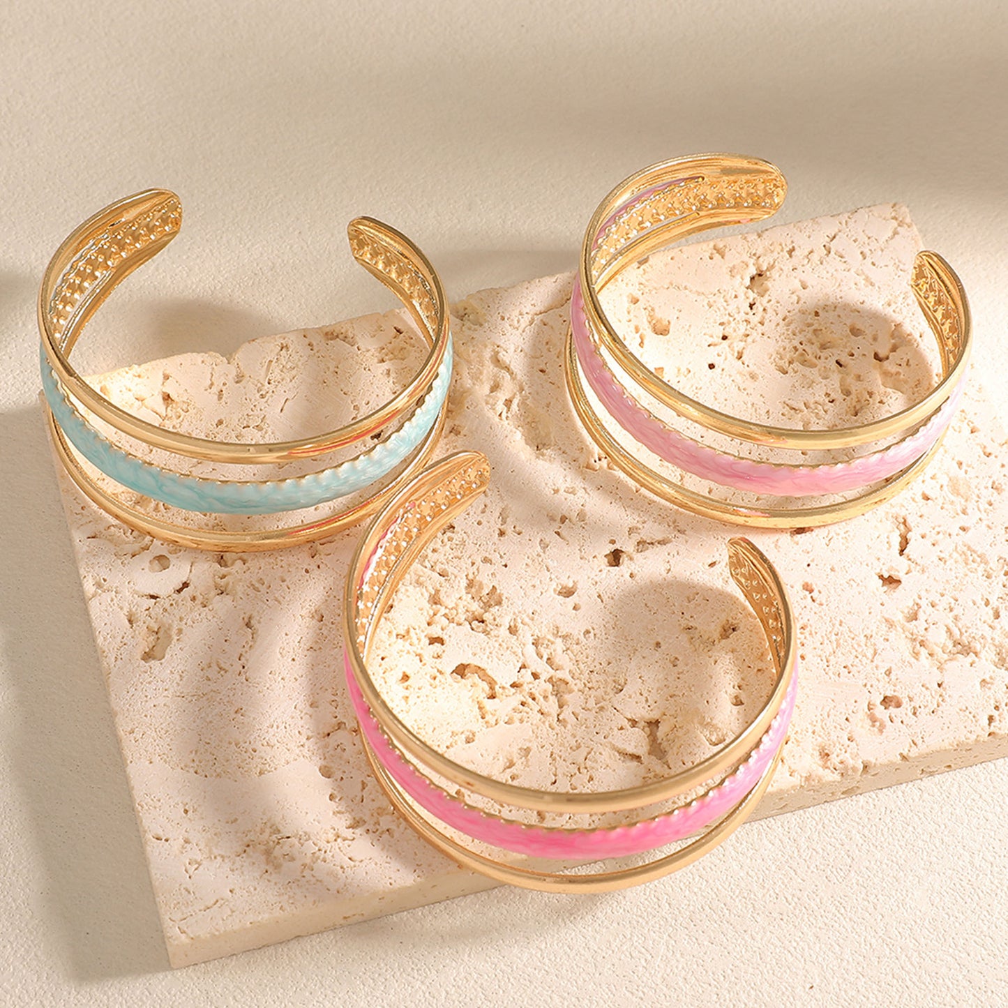 Geometric Hollow Color Light Luxury High-grade Drop Oil Opening Fashion Bracelet