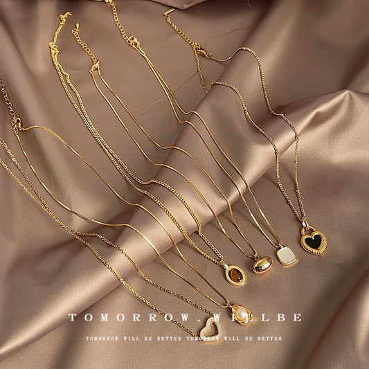 Women's Temperament Natural Pearl Special Interest Light Necklaces
