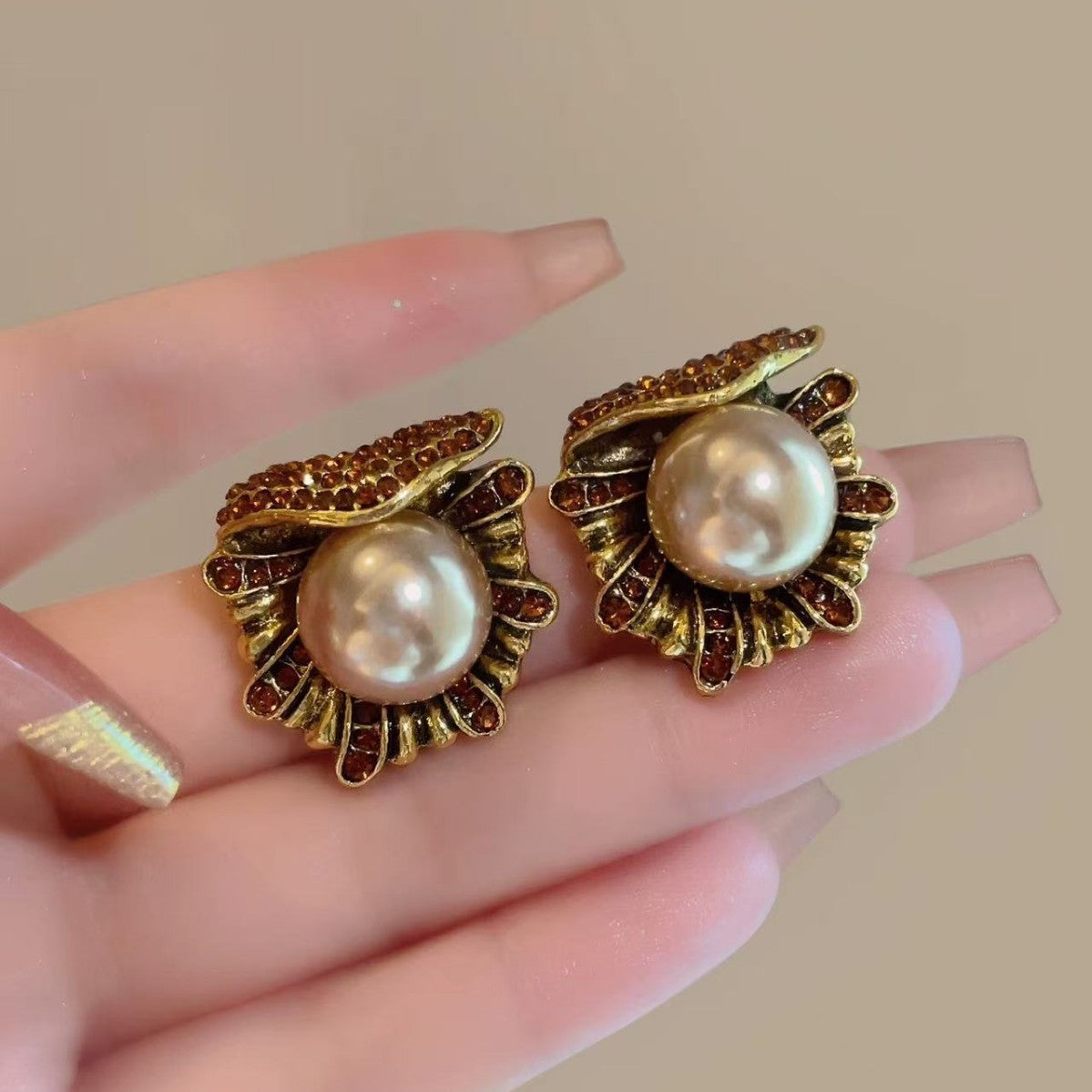 Sier Needle Resin Flower Tassel Mori Stud Earrings