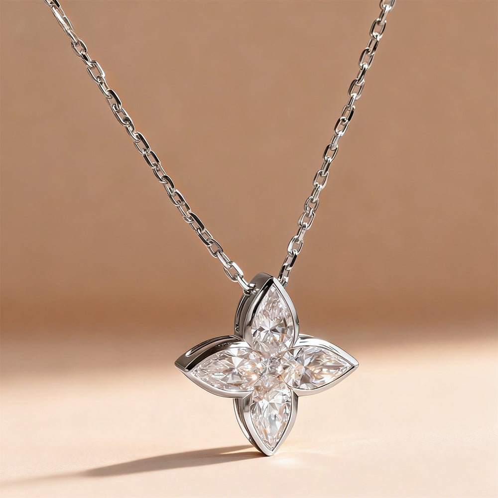Moissanite Super Flash Four-leaf Flower Water Necklaces