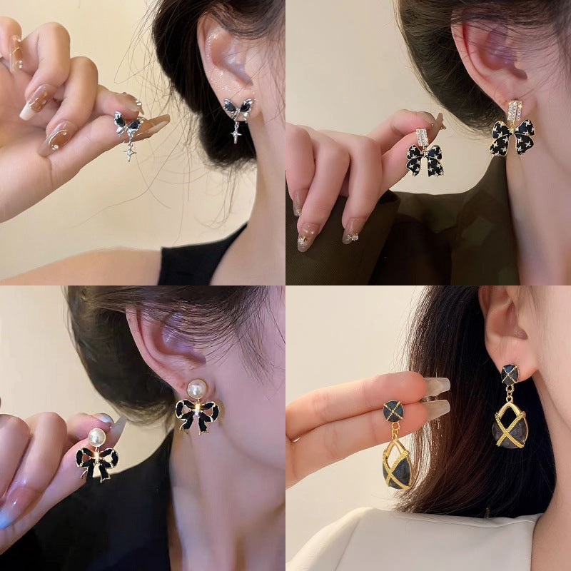 Women's Retro Black Style Fashion Elegant Graceful Earrings