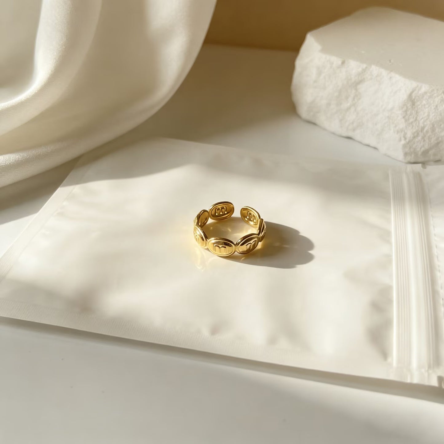 Simple Retro Aloofness Style Advanced Light Luxury Minority Design Fashion Rings