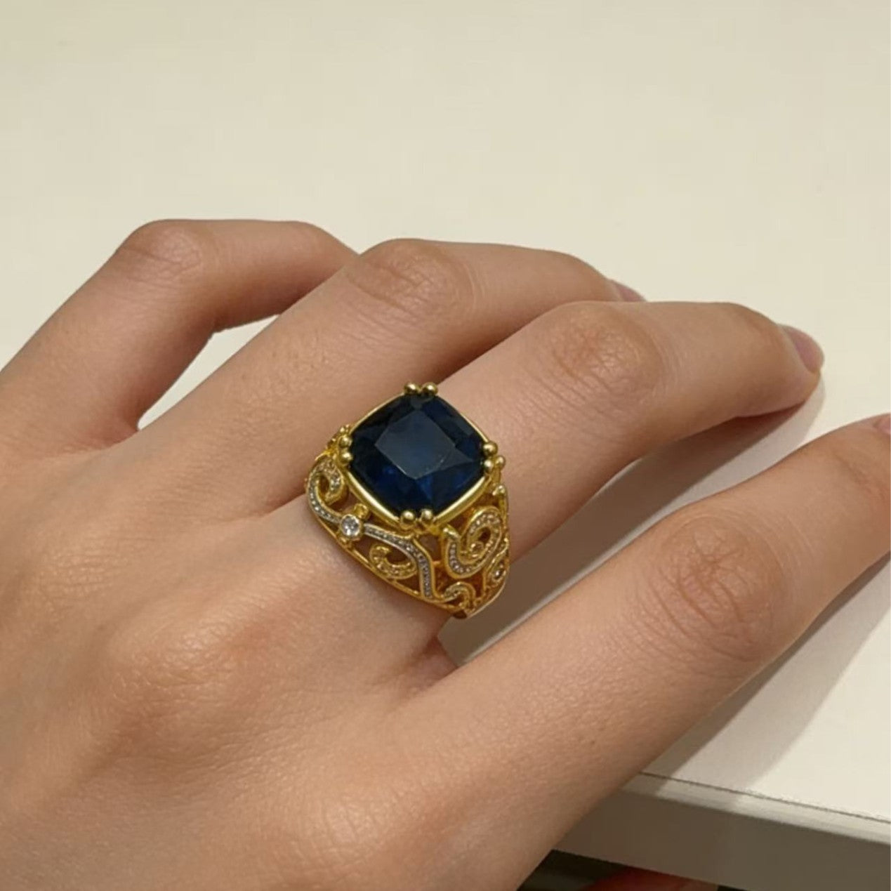 Sapphire Blue Fat Square Gem Two-color Pattern Luxury Copper Inlaid Ring