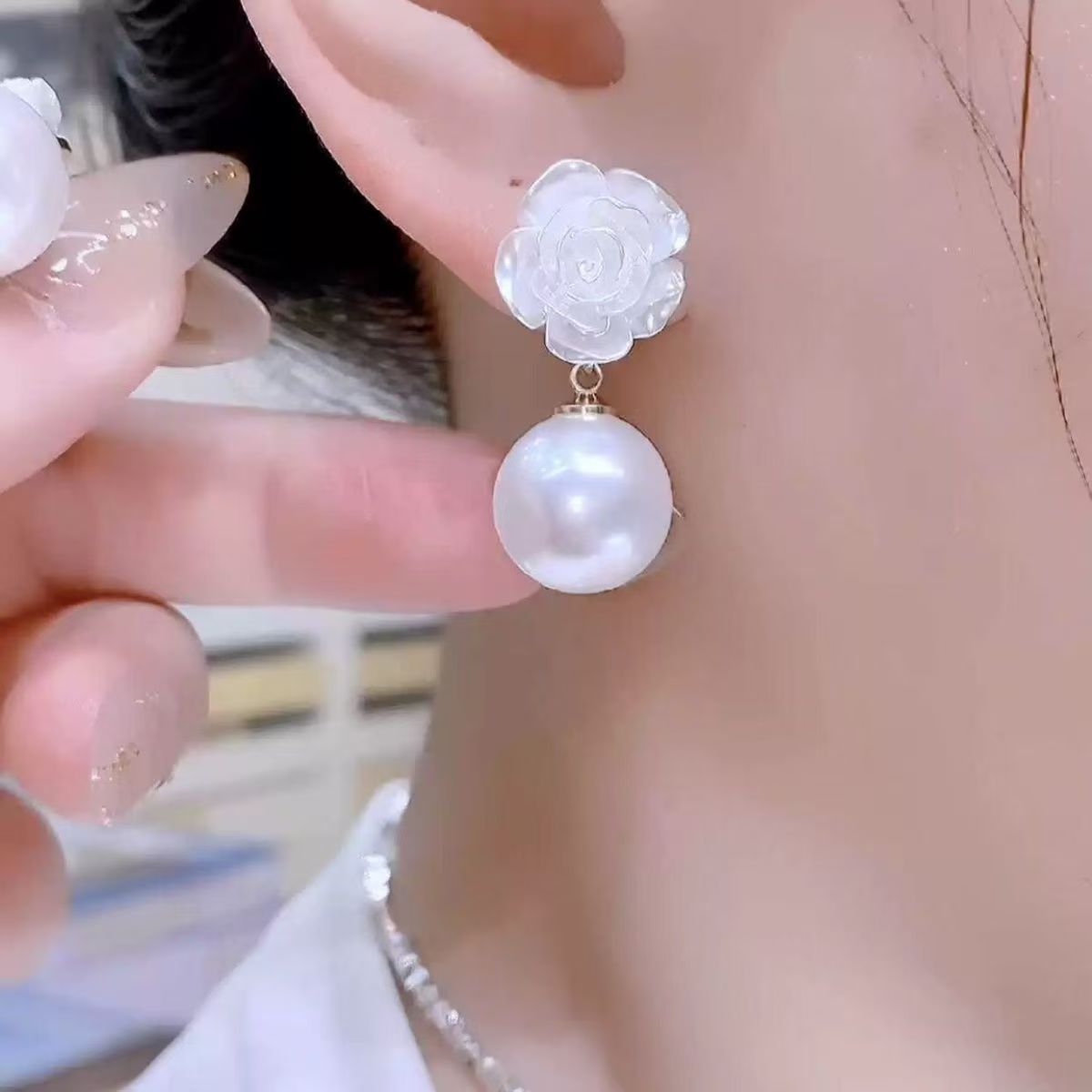 Women's Fairy White Design Elegant Flower Korean Earrings