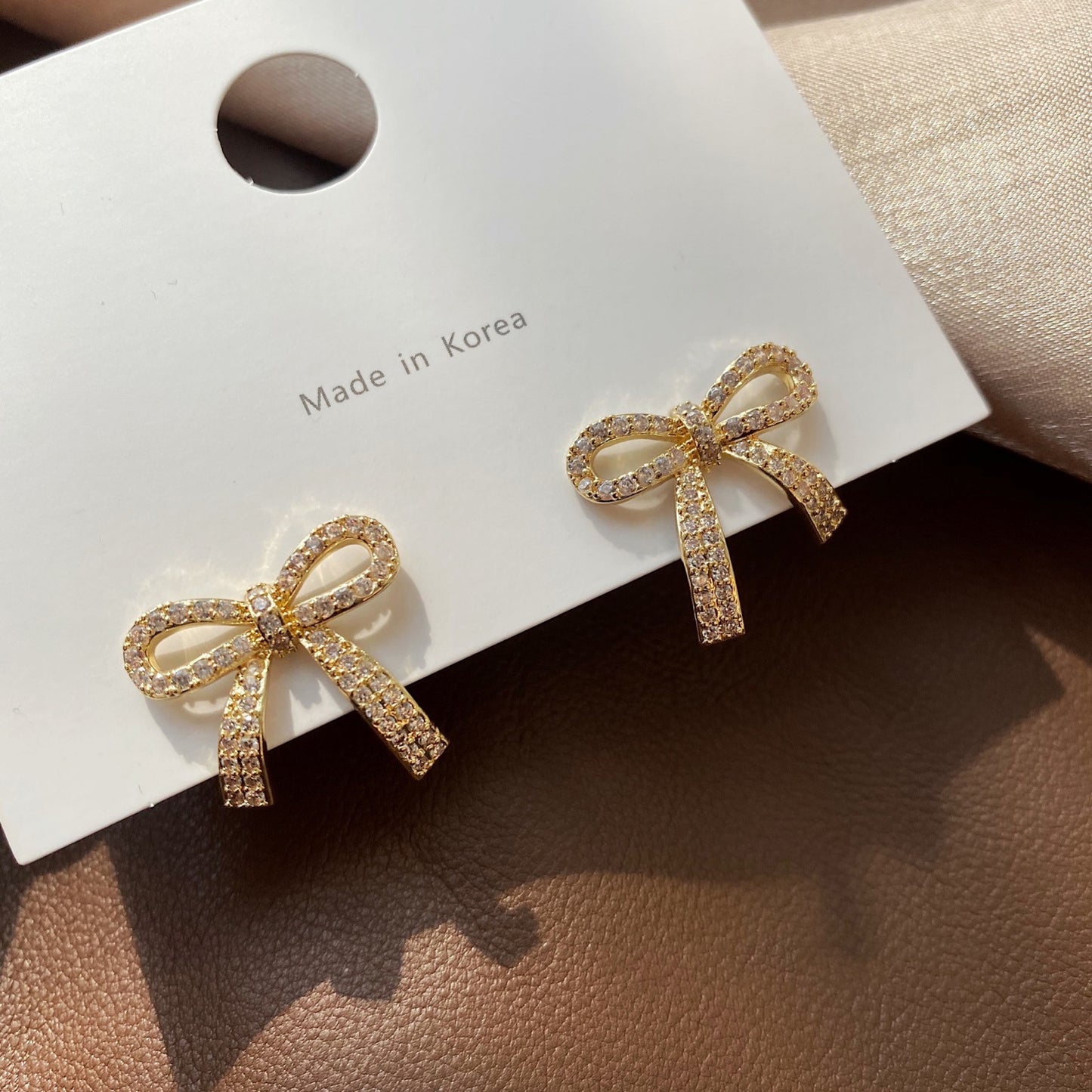 High-grade Female Niche Vintage Pearl Flower Elegant Earrings