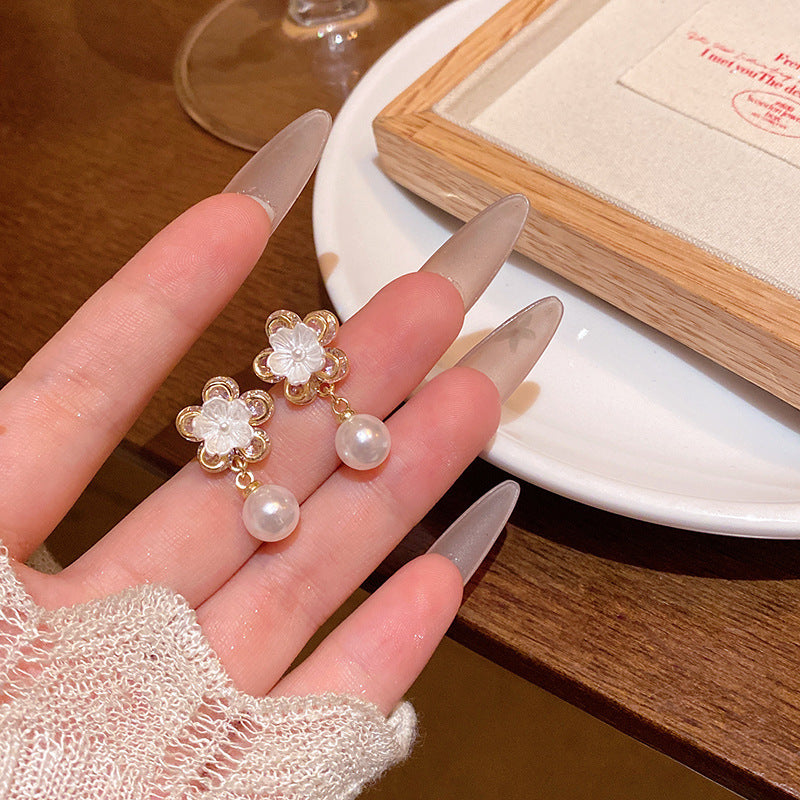 Women's Sier Needle Light Luxury Minority Pearl For Graceful Stud Earrings