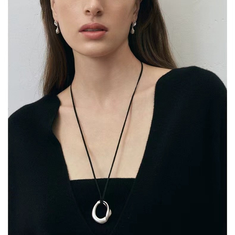 Style Condensation Leather Rope Long Light Luxury Necklaces