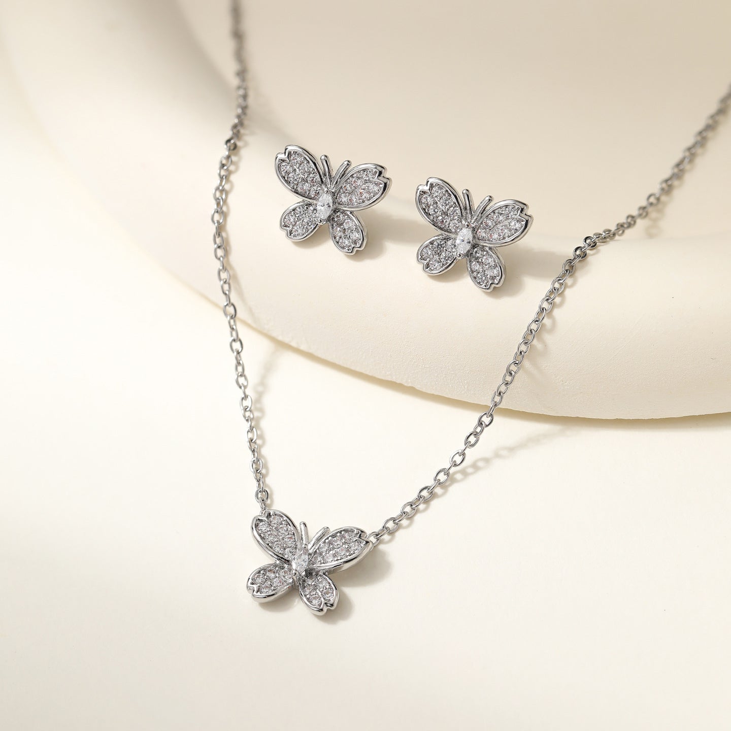 Women's Clover Diamond In The Debris Butterfly Necklaces
