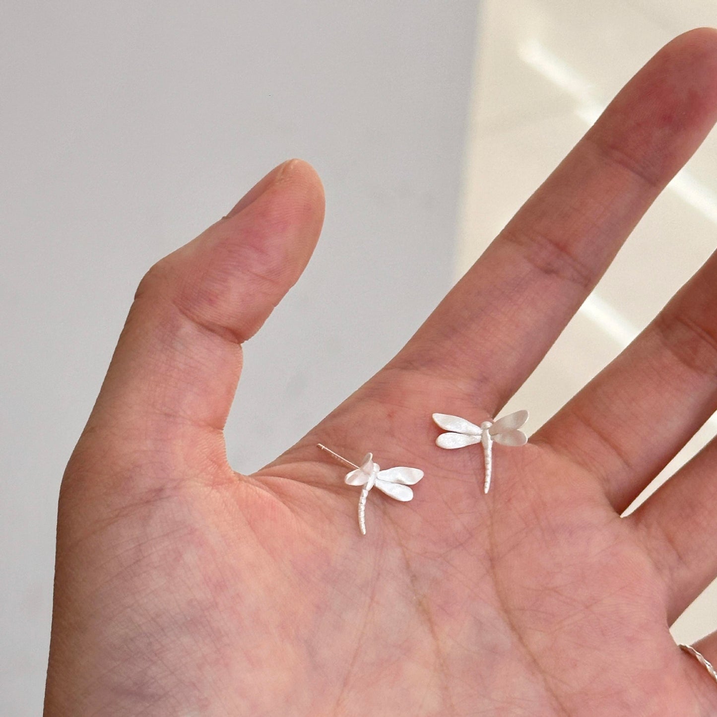 Women's Sterling Sier Frosted Dragonfly Design High-grade Stud Earrings